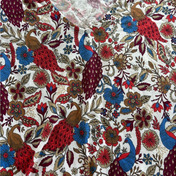 LOFT top, ruched sleeve, EUC size small - Picture 3 of 5